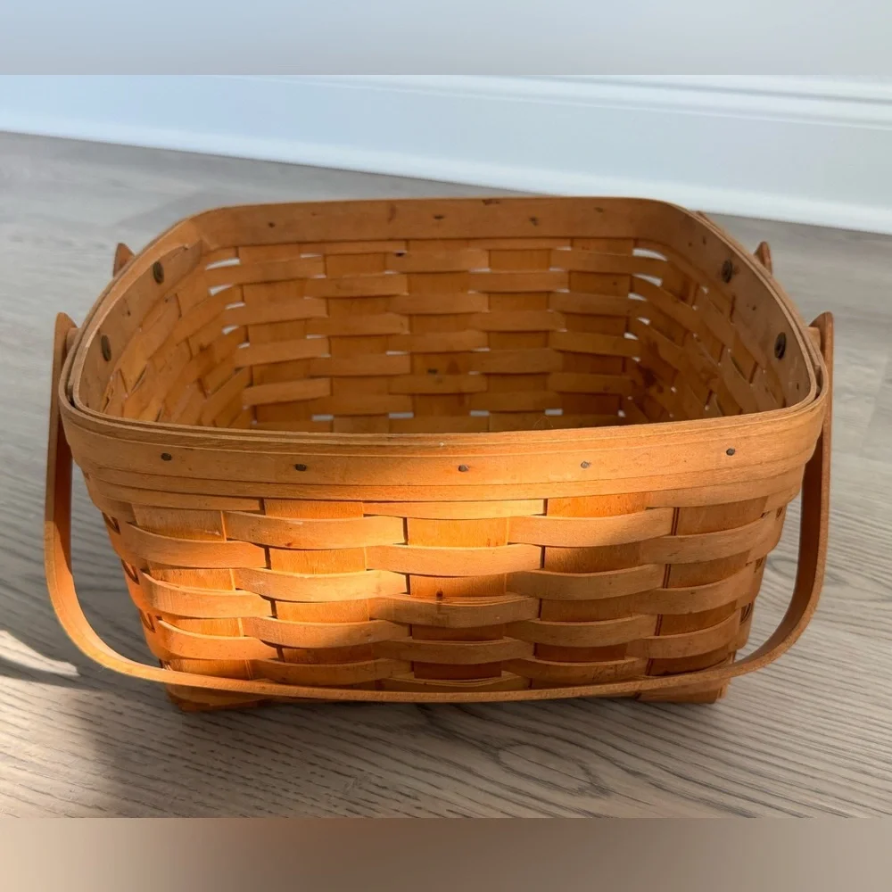 Longaberger Vintage Large Berry Basket With Handle Signed 2000 12” By 12” By 6”